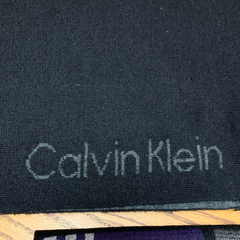 Calvin Klein Black Knit Scarf - Picture 6 of 7